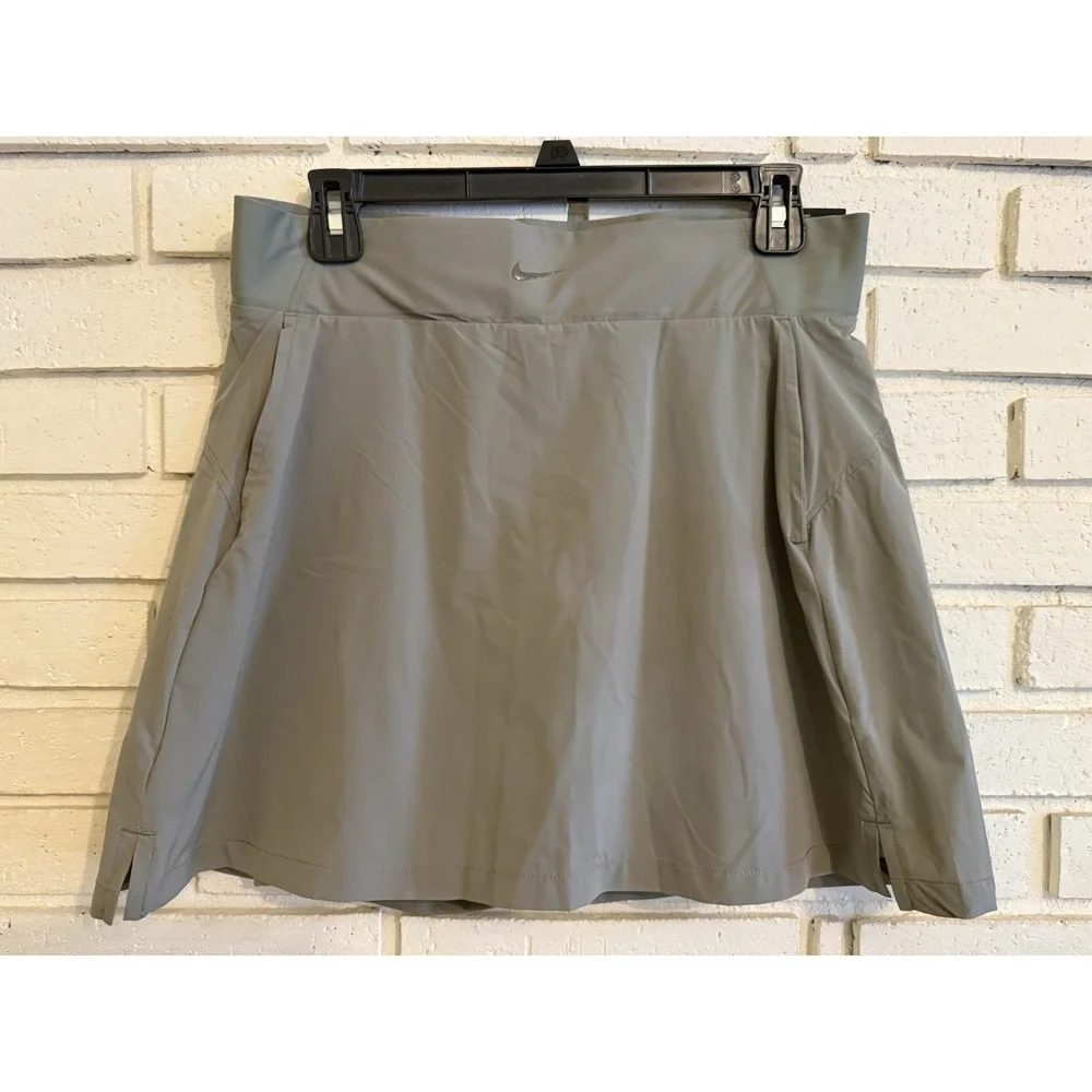 NWT Nike Women's Dri-Fit Bliss Luxe Training‎ Skort Size Large Gray  NEW